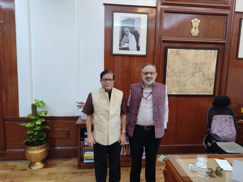 RK Mitra with Cabinet Secretary, C-DEP